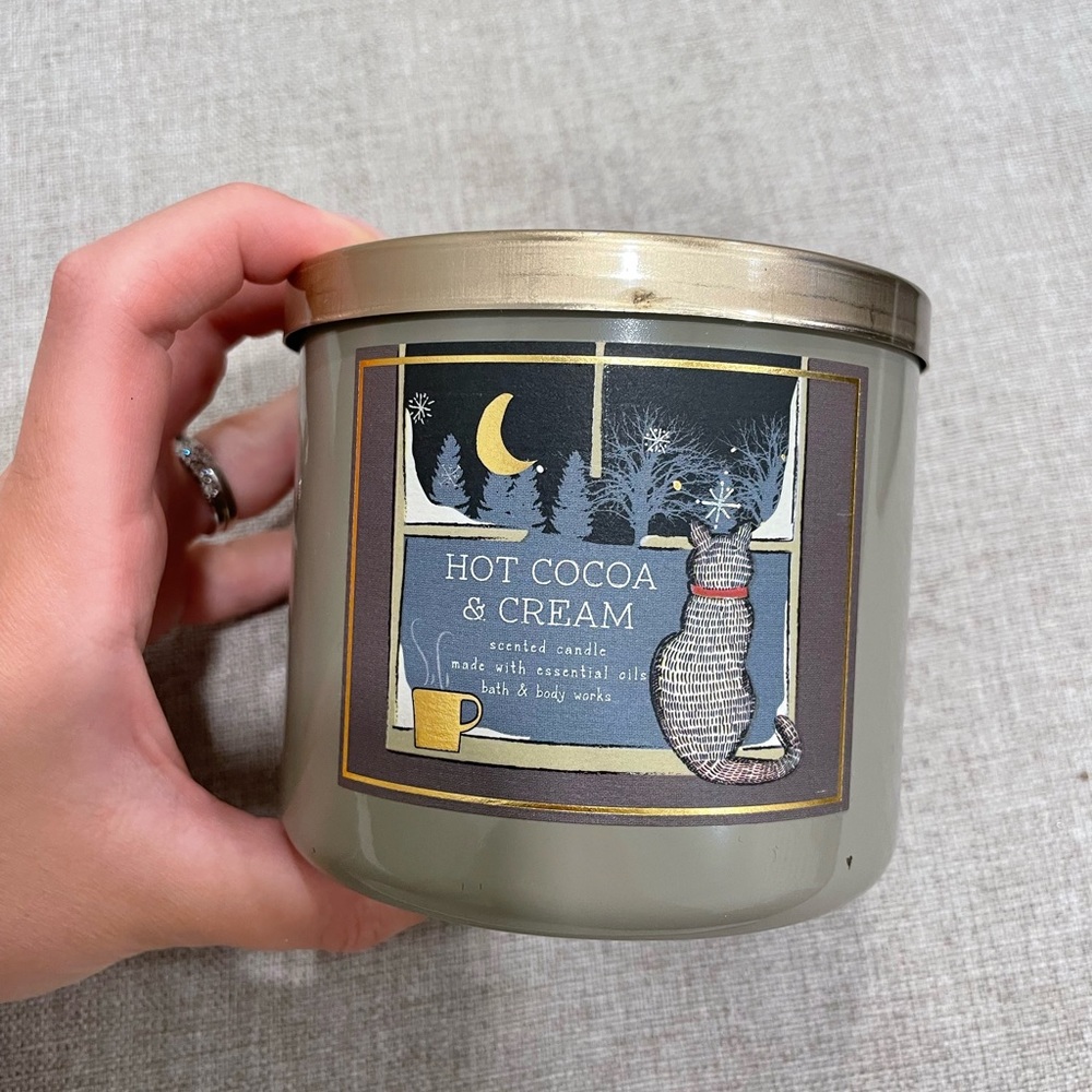 NEW hot coco and cream bath and body works 3 wick candle!